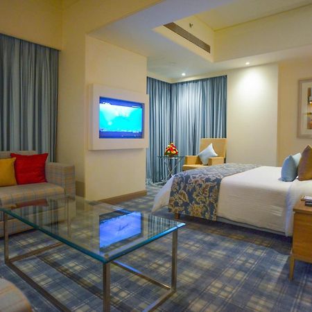 Efcee Sarovar Premiere Bhavnagar Dış mekan fotoğraf