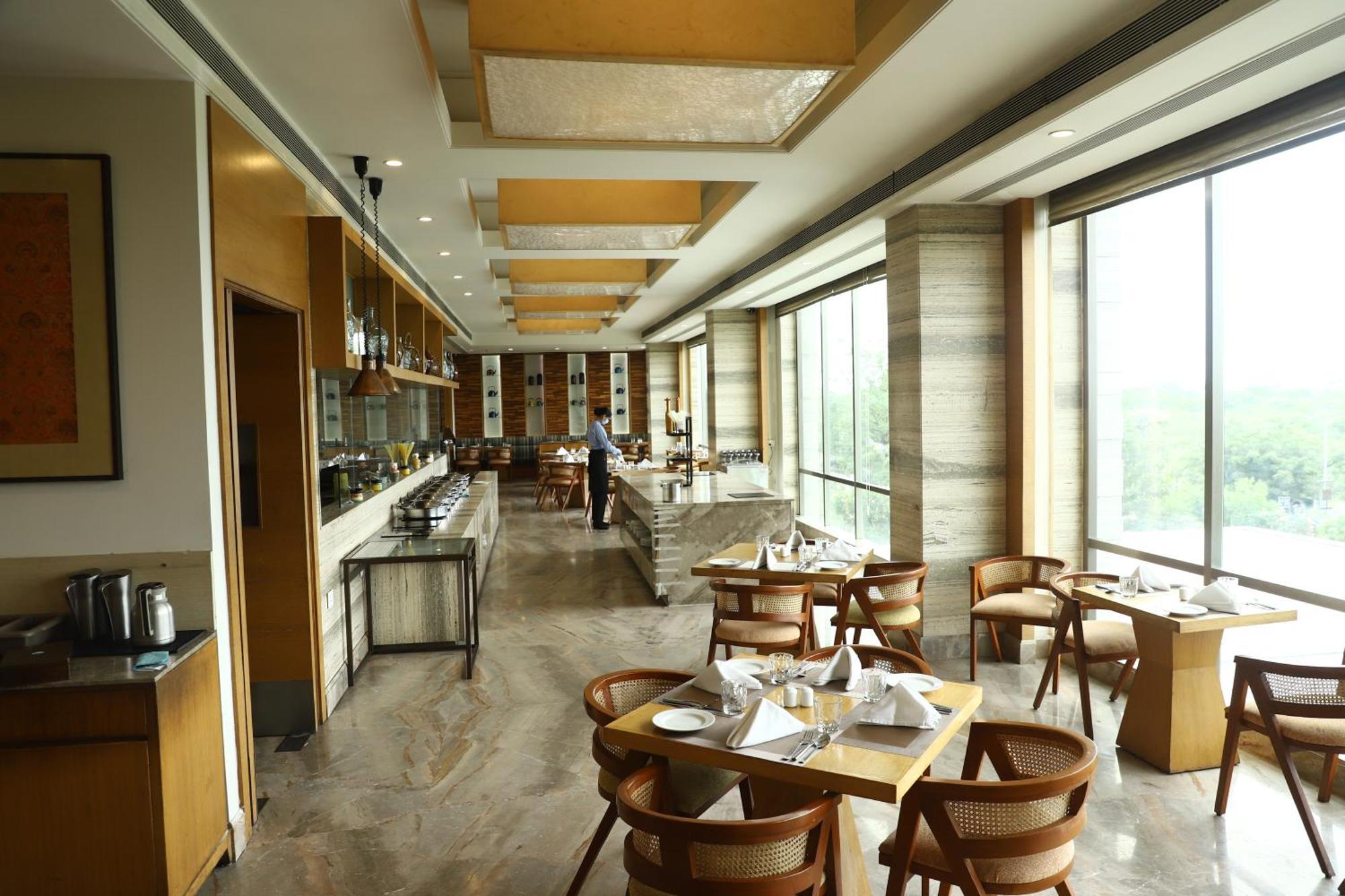 Efcee Sarovar Premiere Bhavnagar Dış mekan fotoğraf