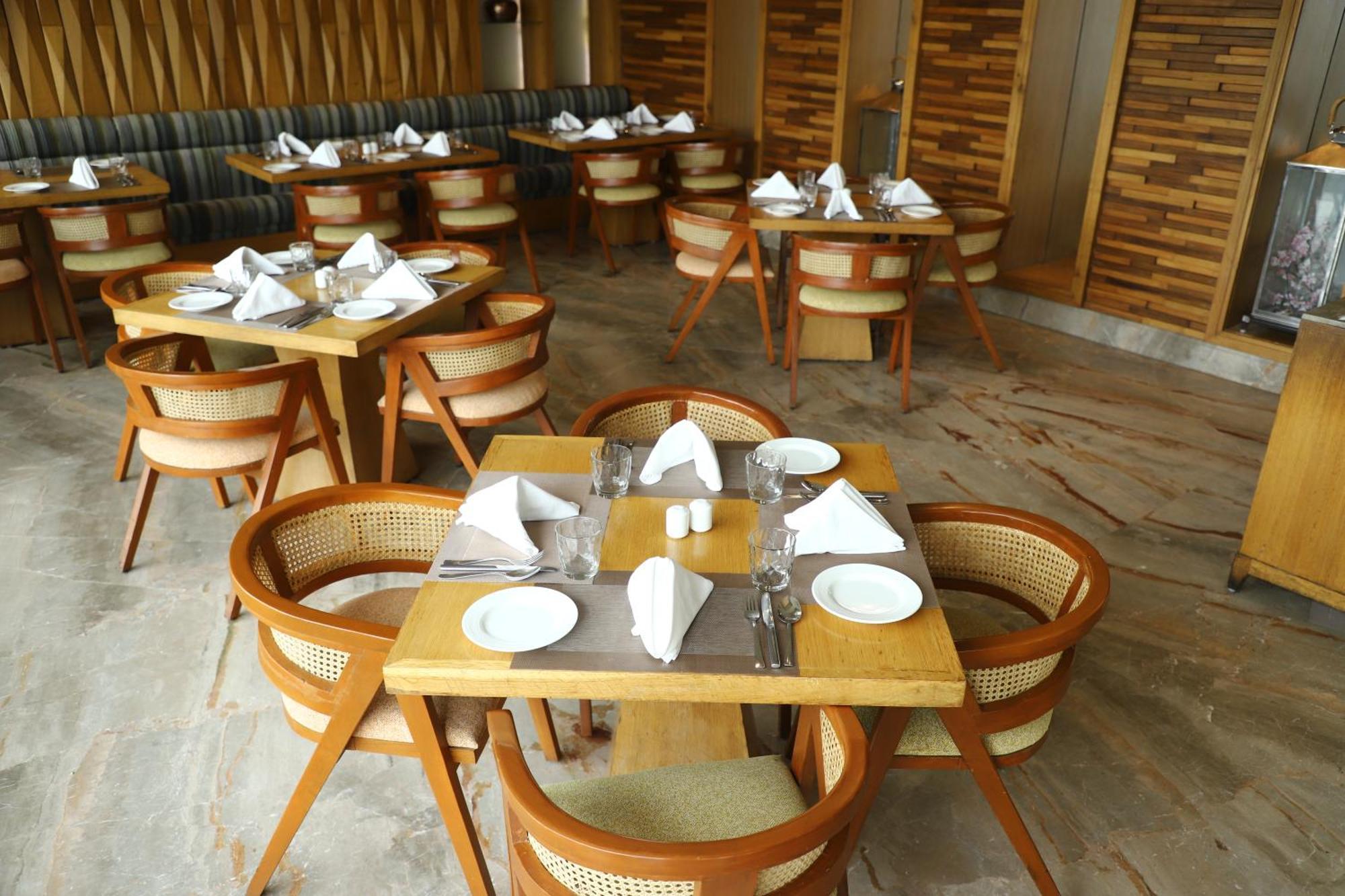Efcee Sarovar Premiere Bhavnagar Dış mekan fotoğraf