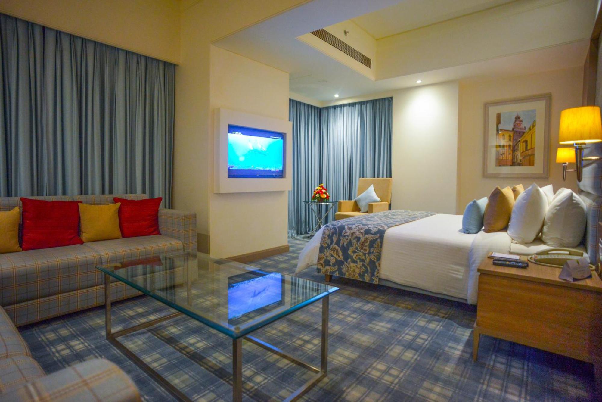 Efcee Sarovar Premiere Bhavnagar Dış mekan fotoğraf
