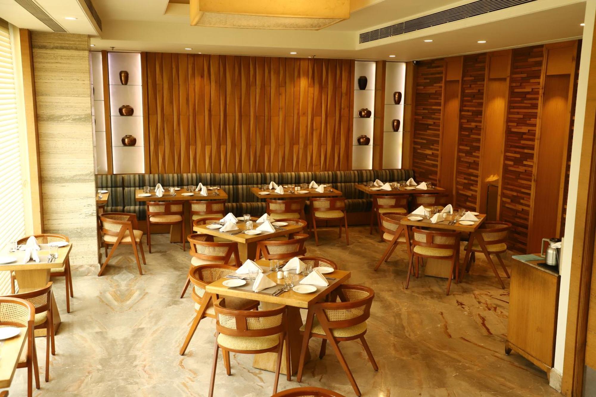 Efcee Sarovar Premiere Bhavnagar Dış mekan fotoğraf