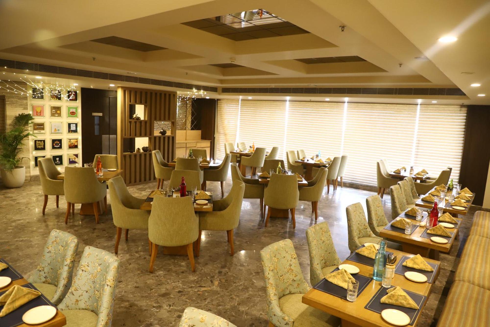 Efcee Sarovar Premiere Bhavnagar Otel Dış mekan fotoğraf