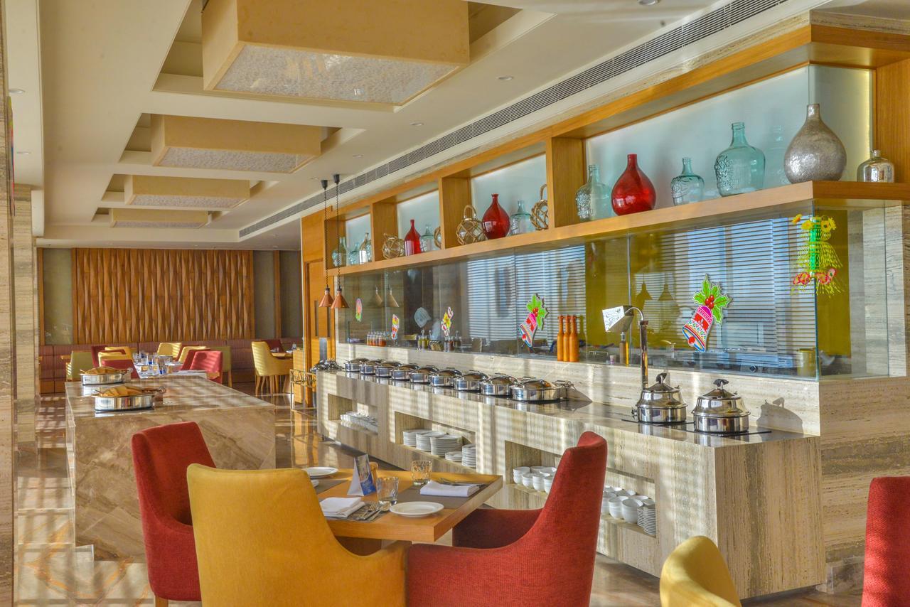 Efcee Sarovar Premiere Bhavnagar Dış mekan fotoğraf